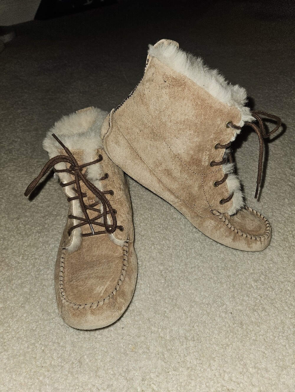 UGG Australia Chickaree Suede Moccasin Sherpa Lined Boots Chestnut Women's 9